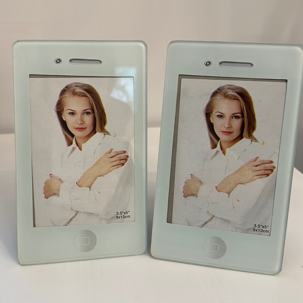 iPhone picture frames